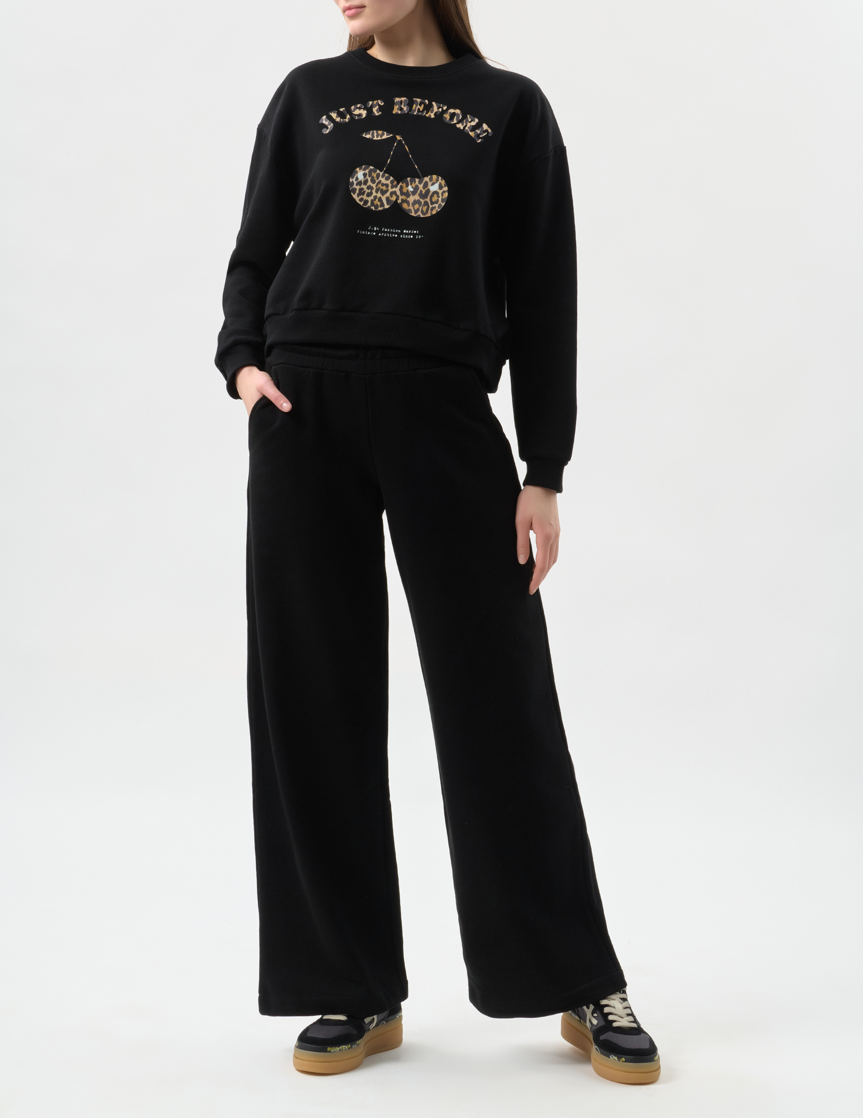 Костюм спортивный, Черный
Костюм спортивный, Черный