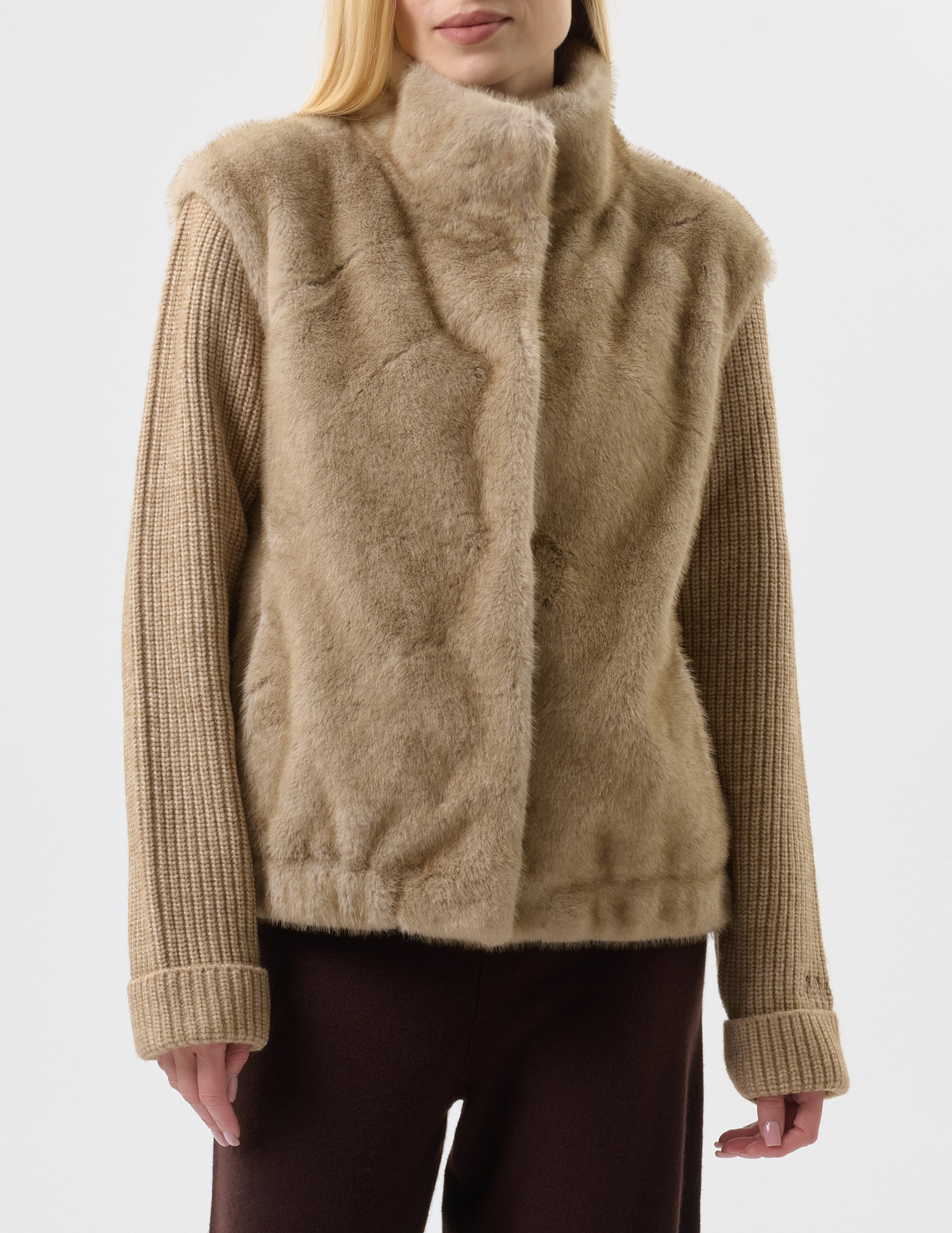 Шуба, Бежевый
Шуба, Бежевый