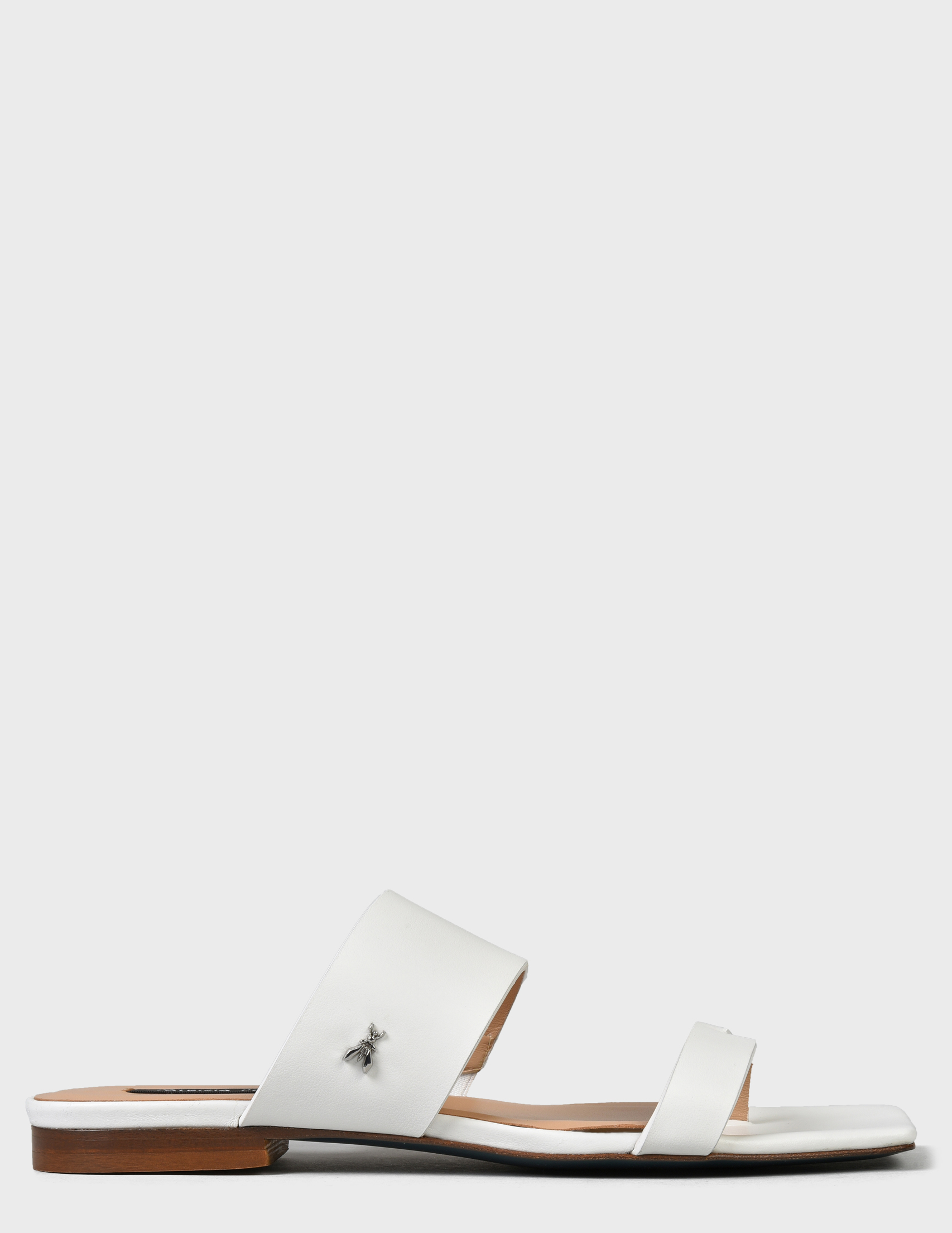 

Пантолеты, Белый