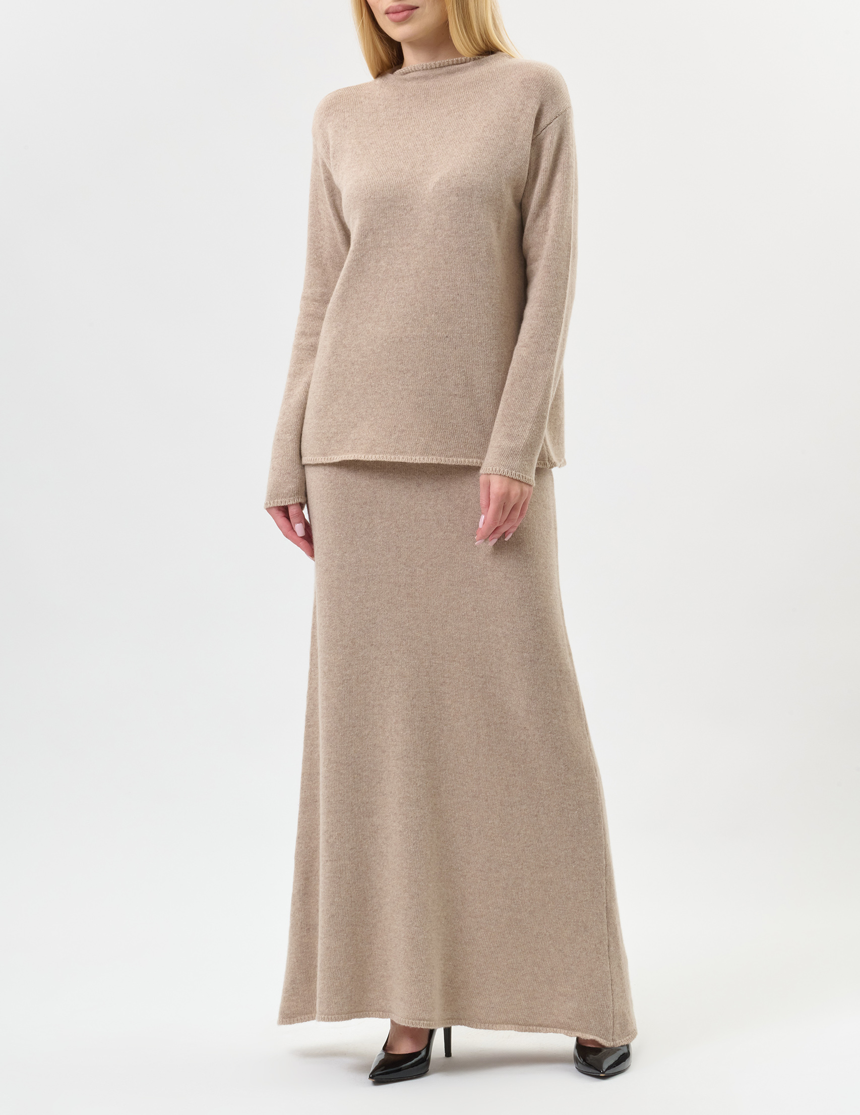 

Костюм, Бежевый