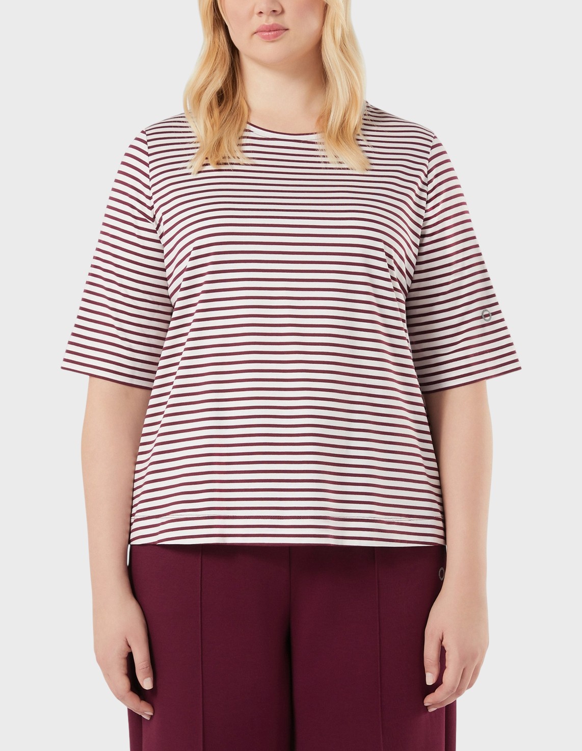 

Футболка, Бордовый