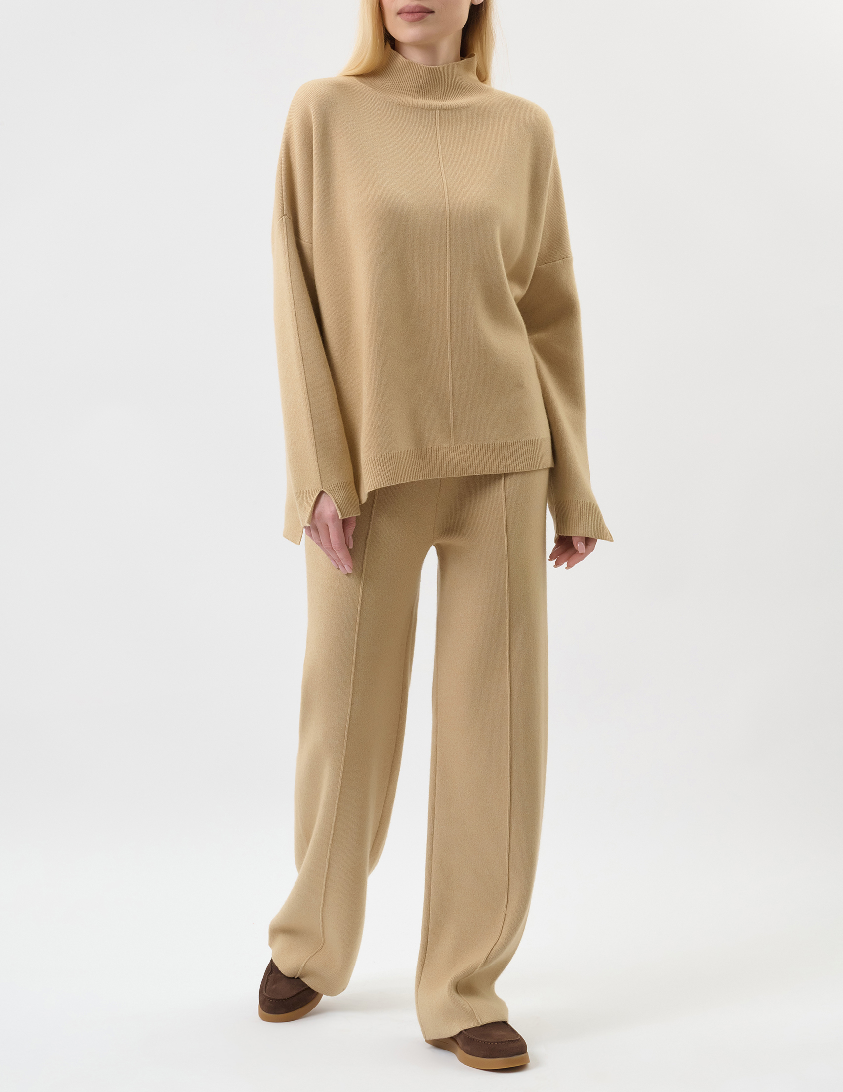 

Костюм, Бежевый