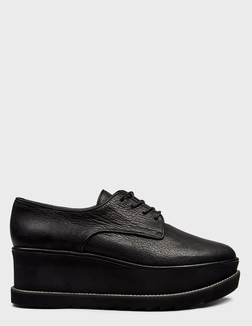 STUART WEITZMAN