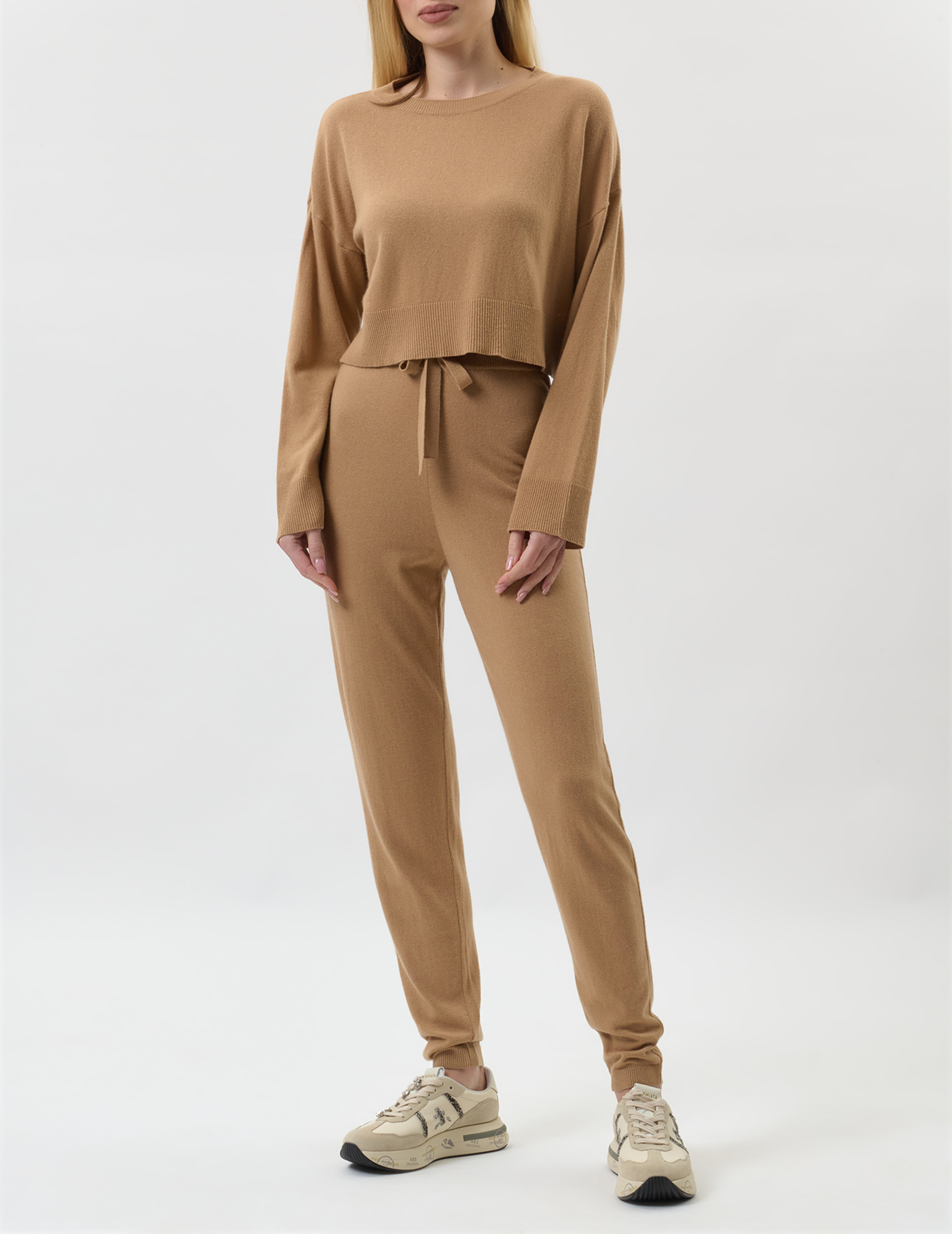 

Костюм, Коричневый