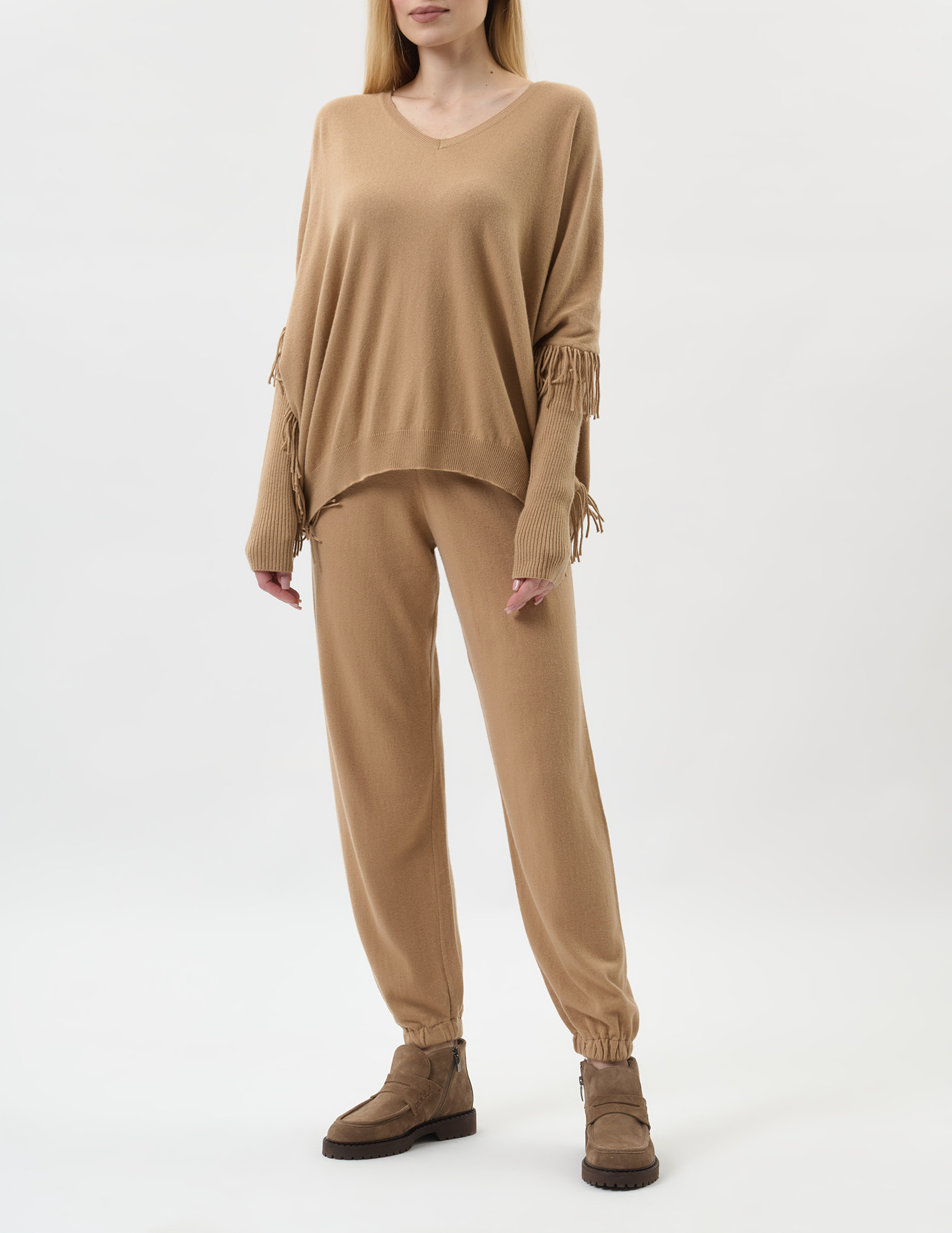 

Костюм, Коричневый