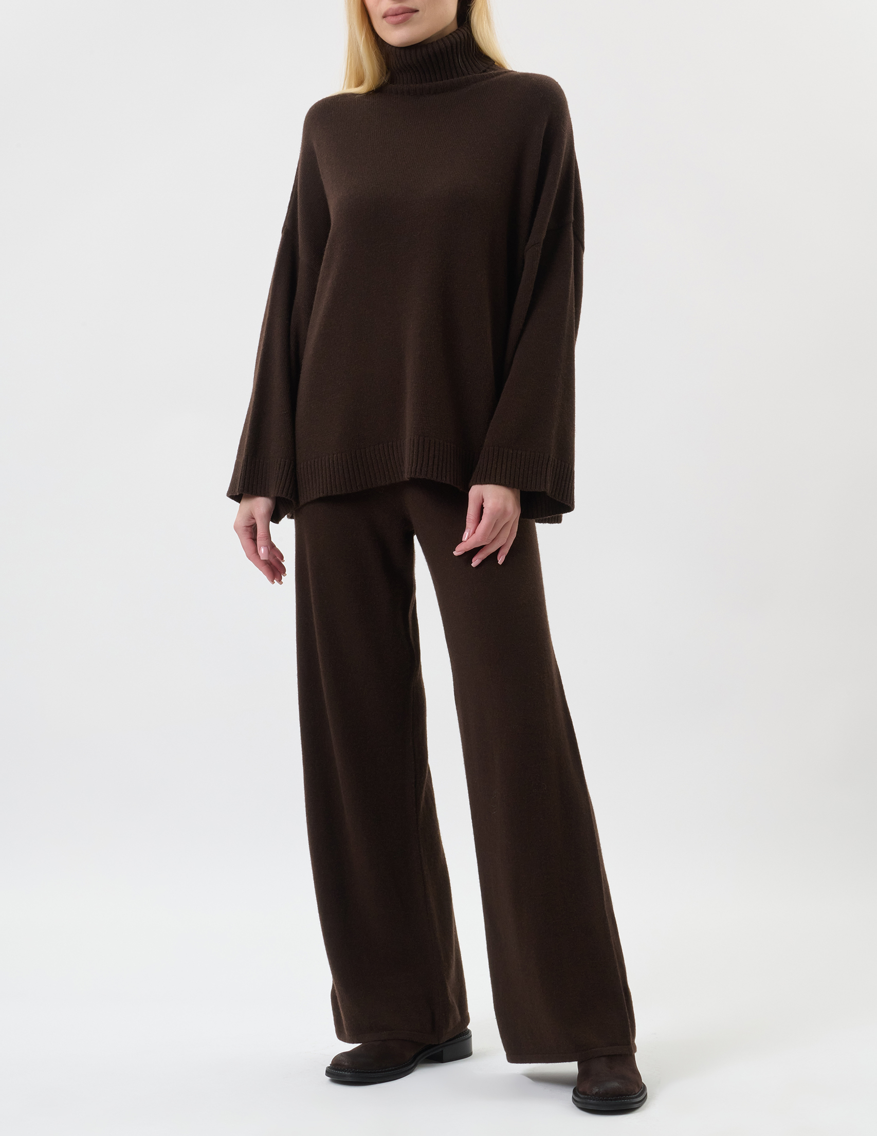 

Костюм, Коричневый