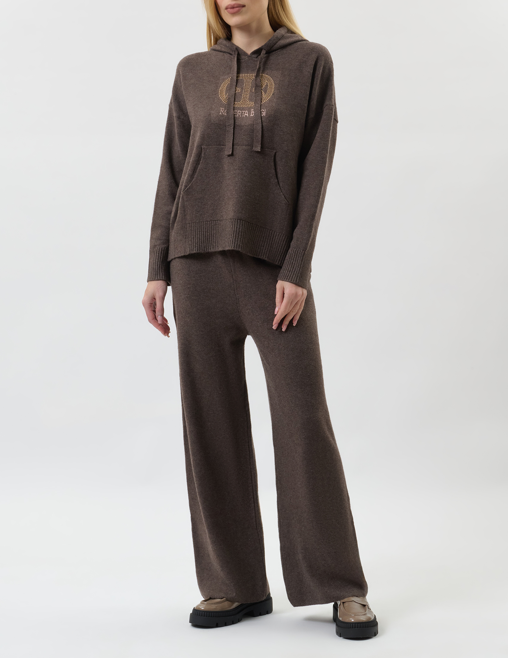 

Костюм, Коричневый