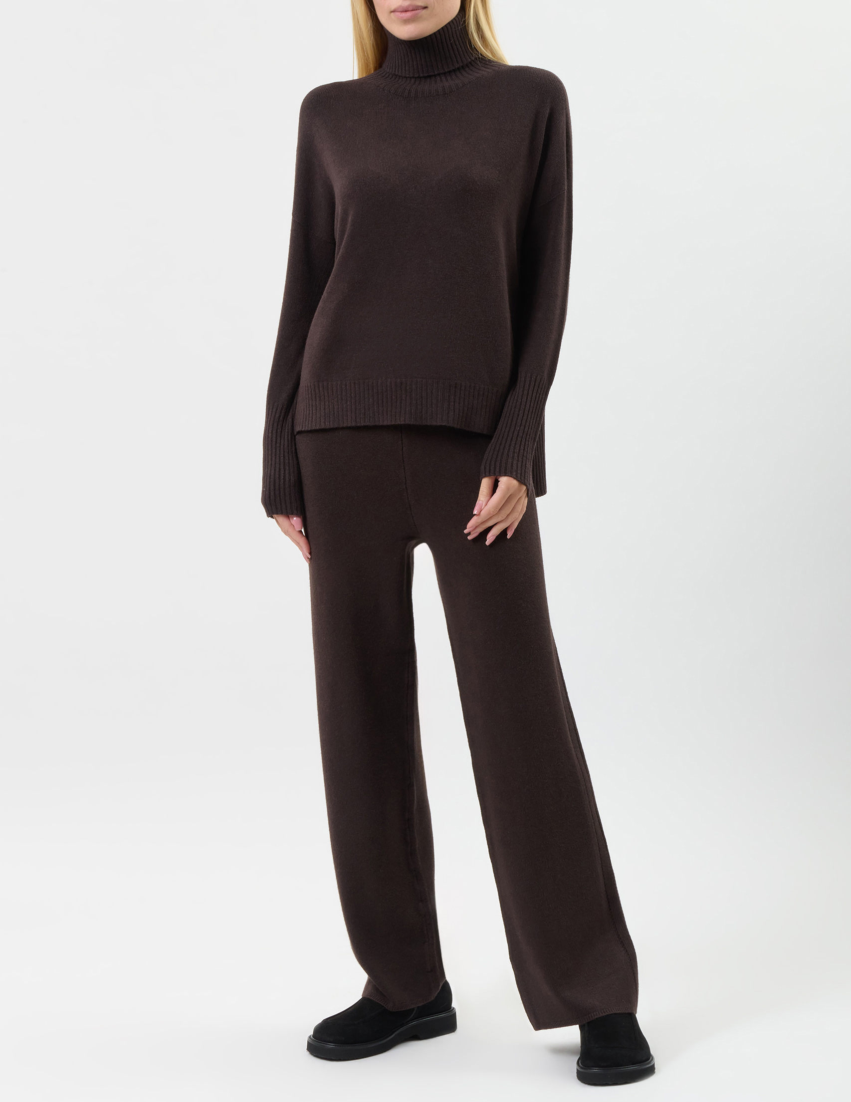 

Костюм, Коричневый