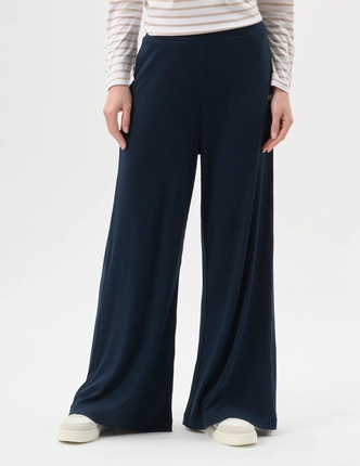 EA7 EMPORIO ARMANI брюки