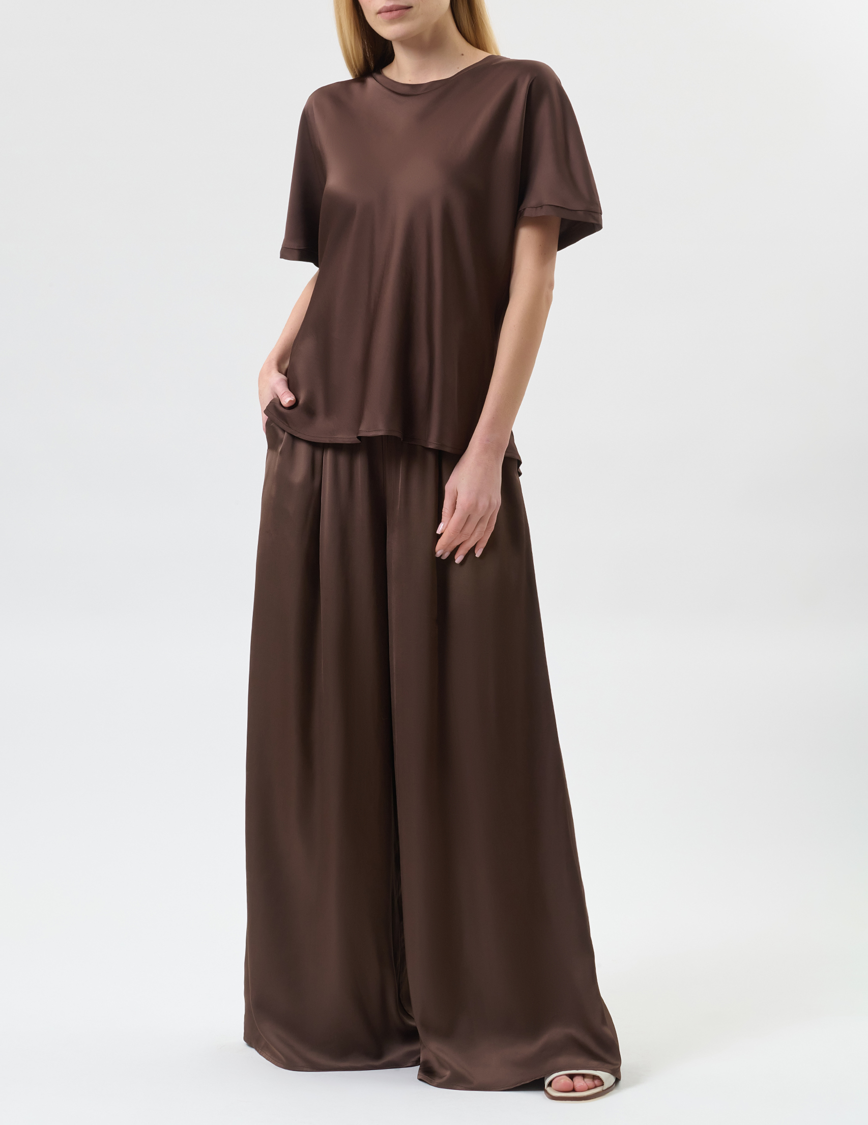 

Костюм, Коричневый