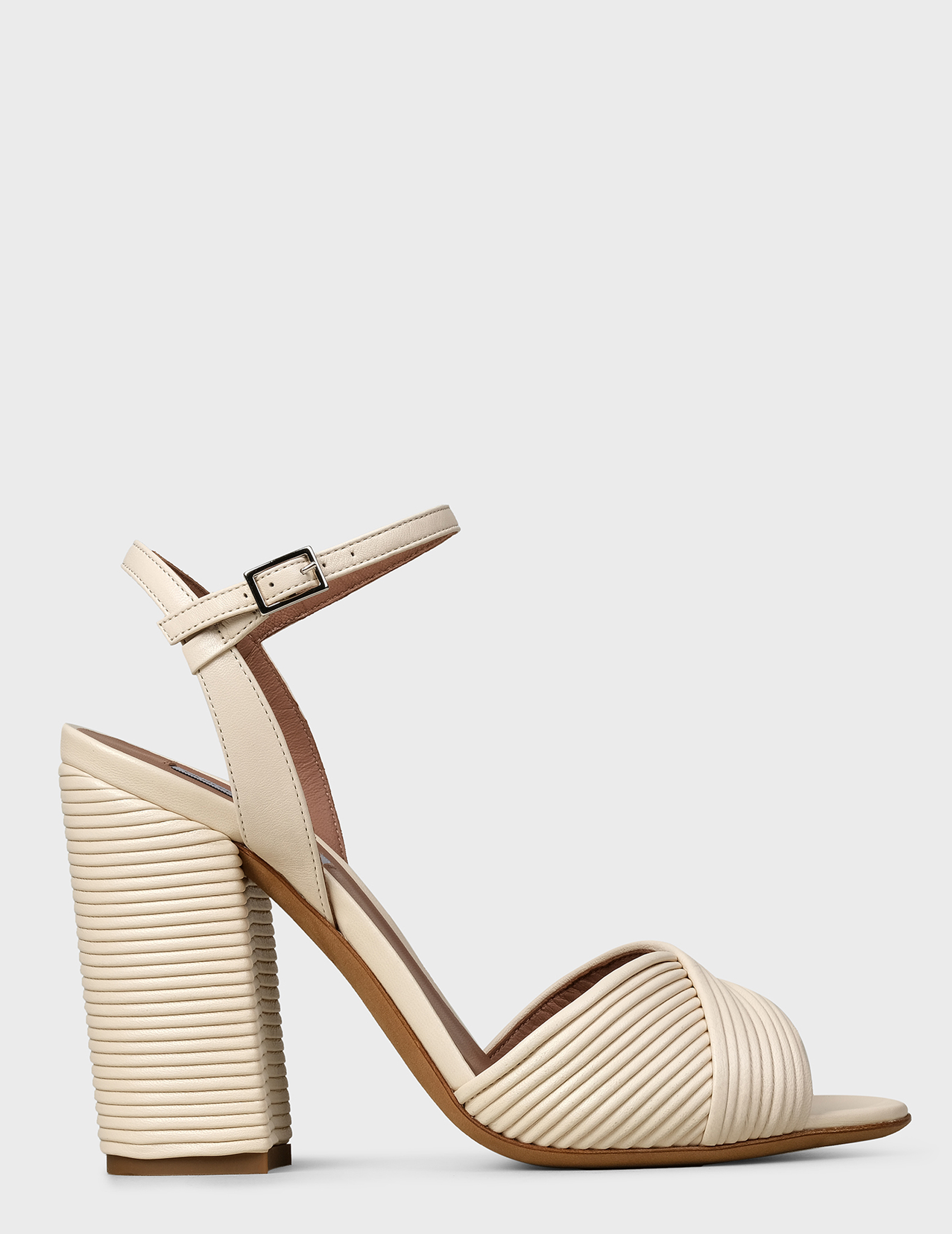 

Босоножки, Бежевый