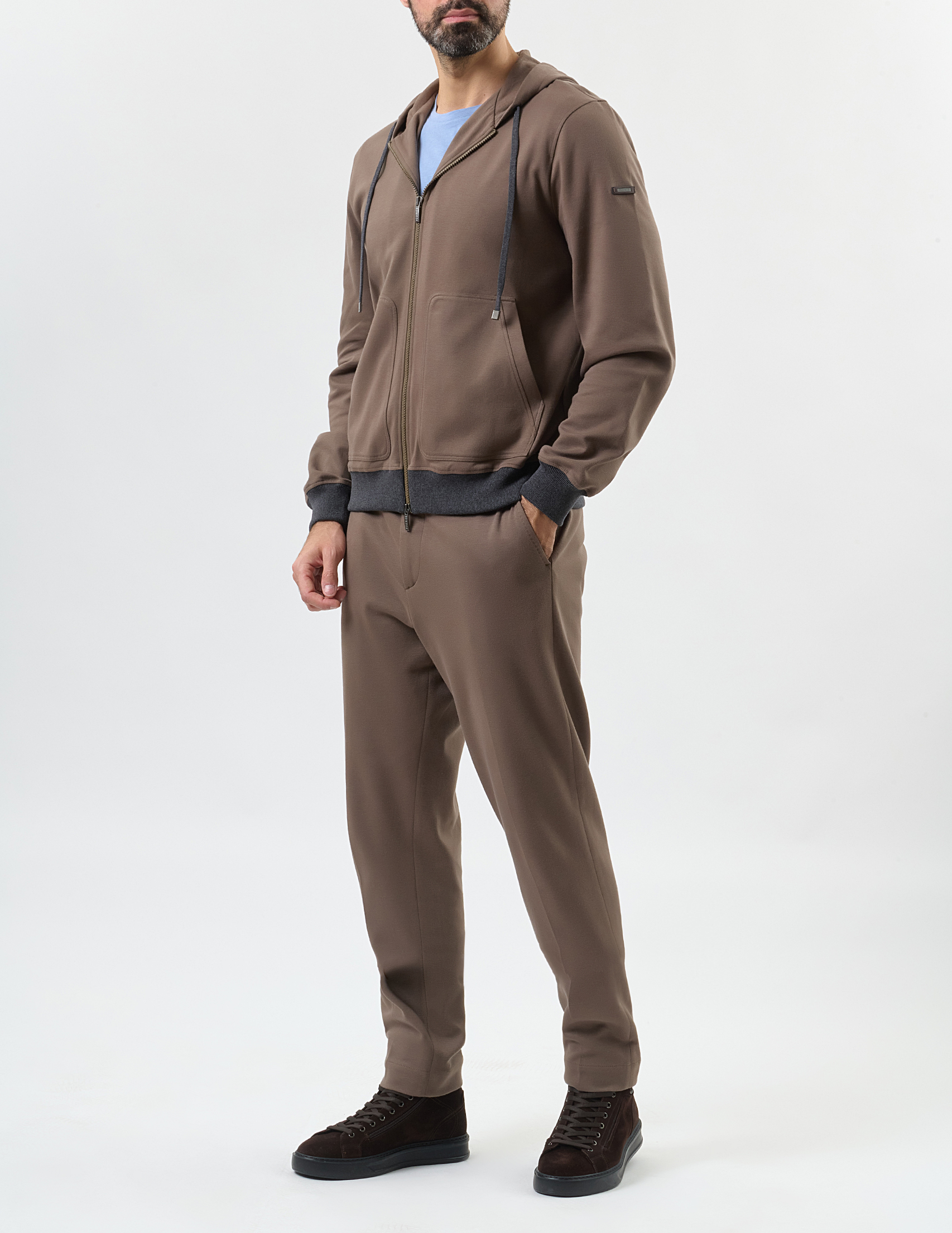 

Спортивный костюм, Коричневый