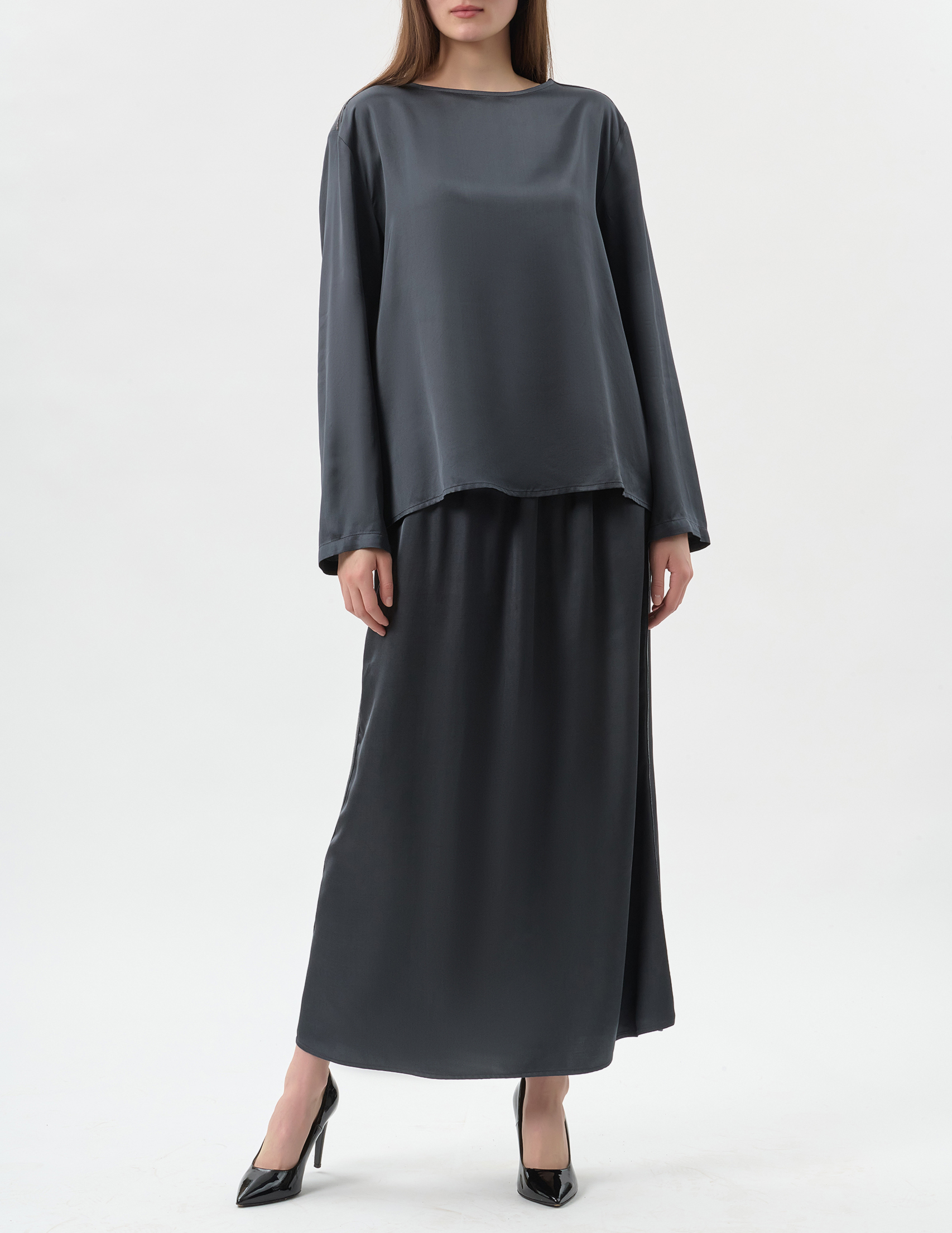 

Костюм, Серый