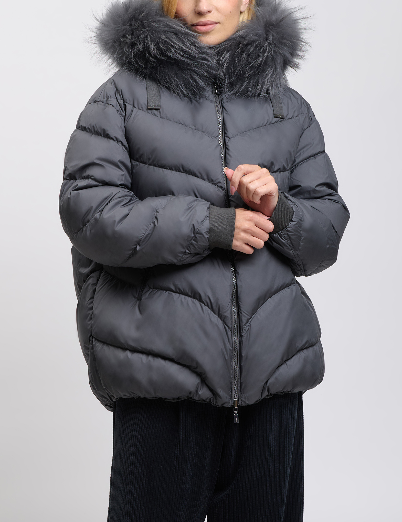 

Пуховик, Серый