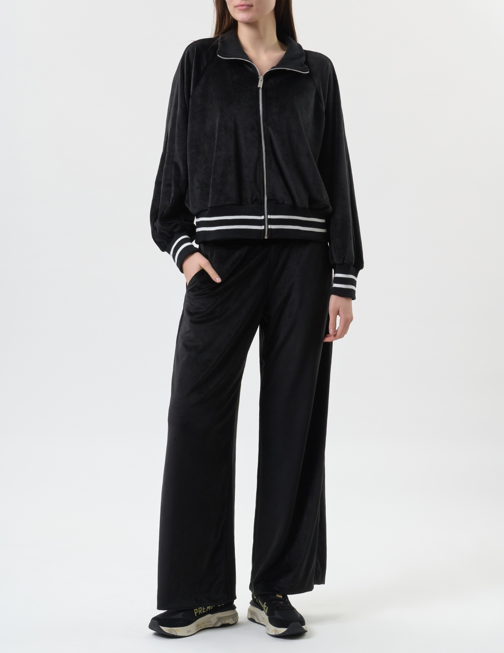 

Спортивный костюм, Черный