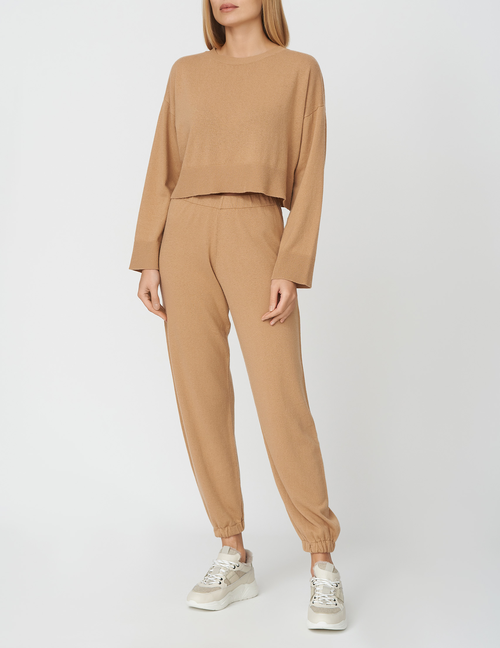 

Костюм, Коричневый