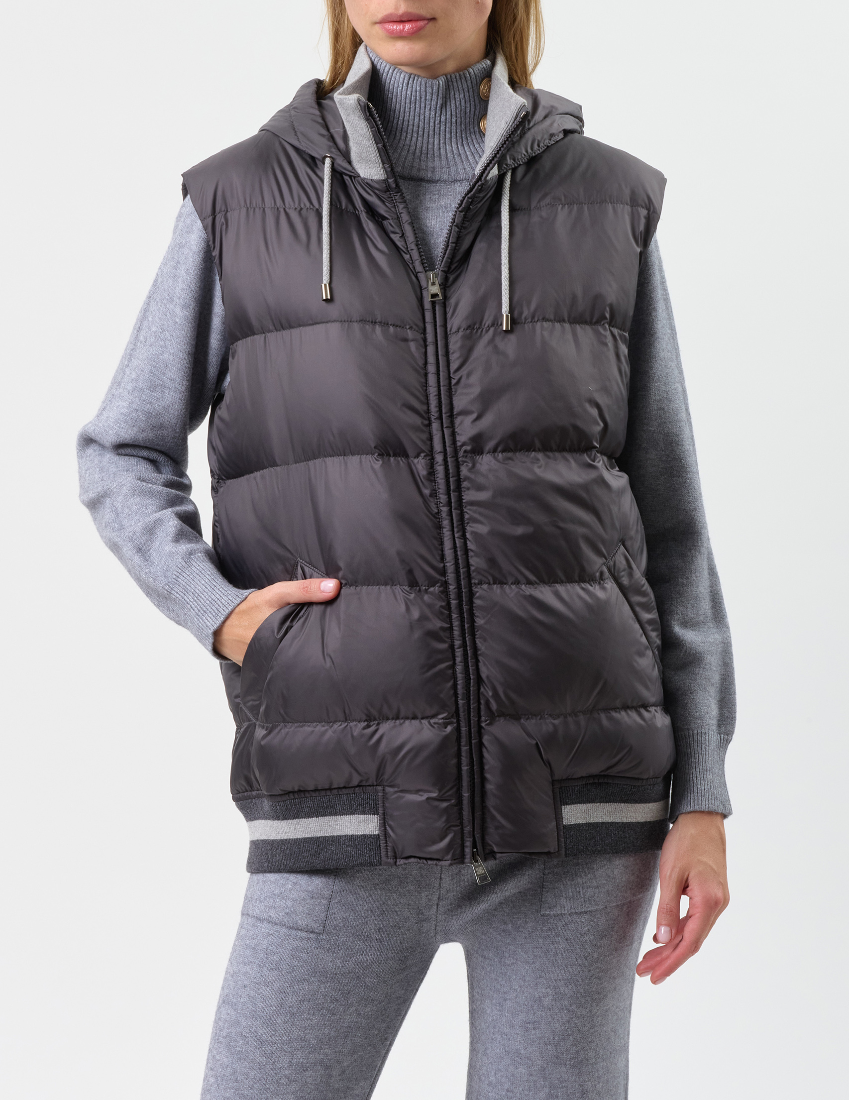 

Жилет, Серый