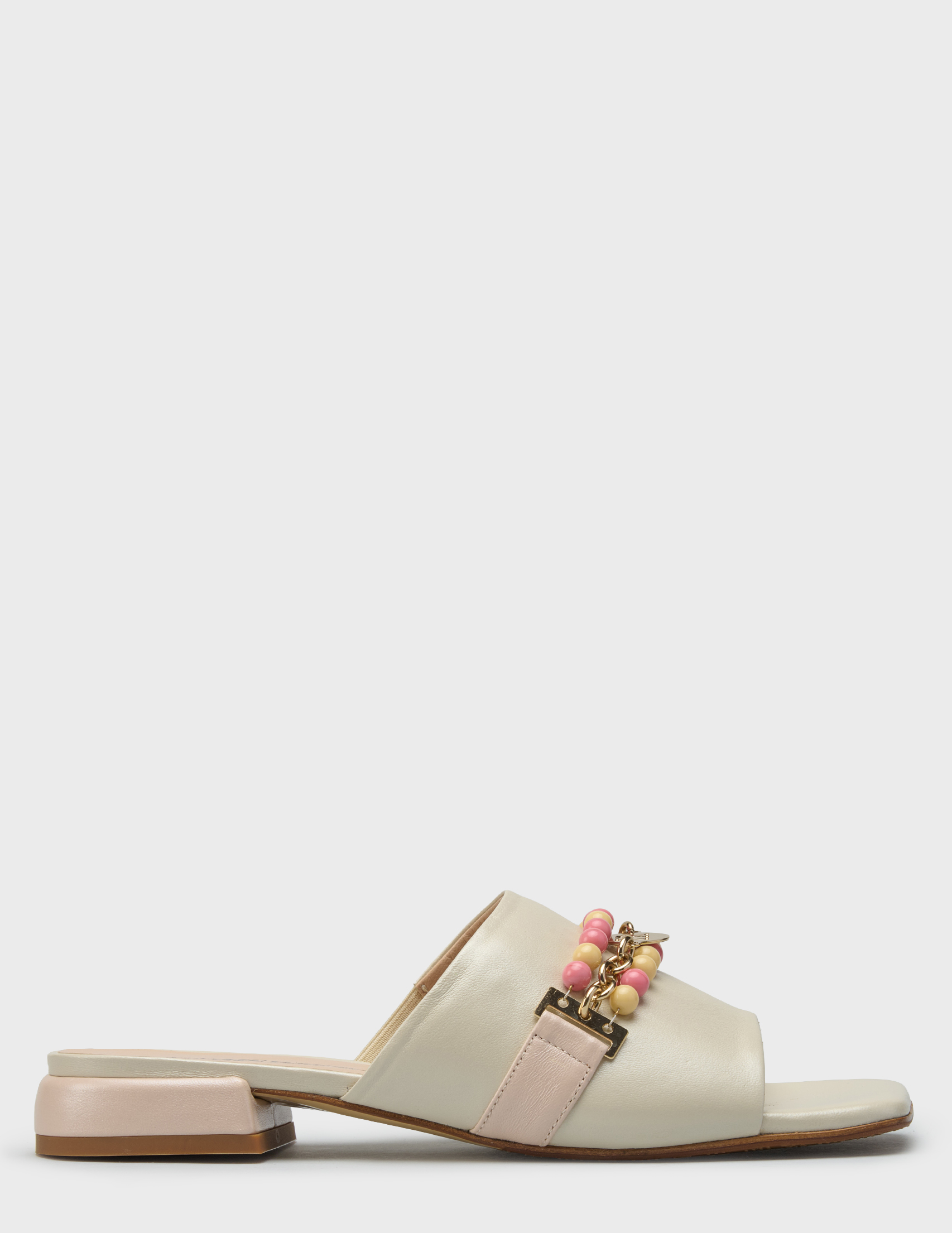 

Шлепанцы, Бежевый;молочный