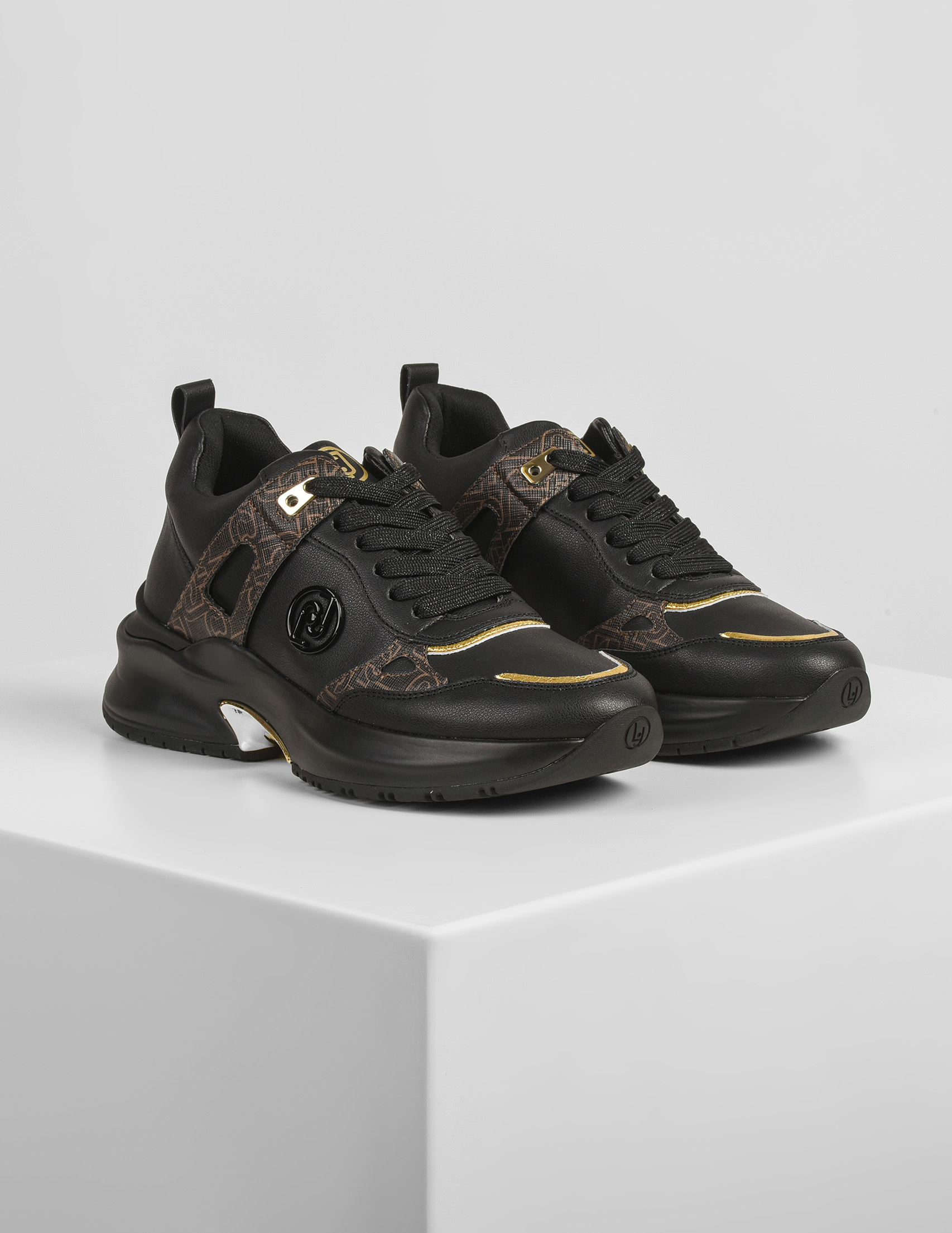 

Кроссовки, Черный