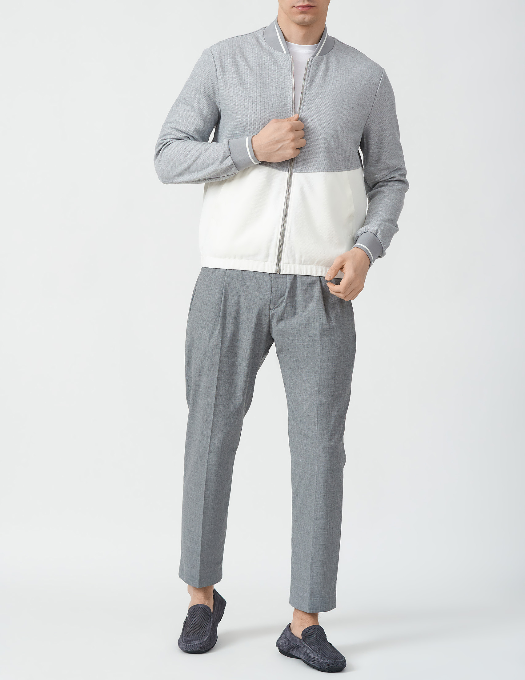 

Бомбер, Серый