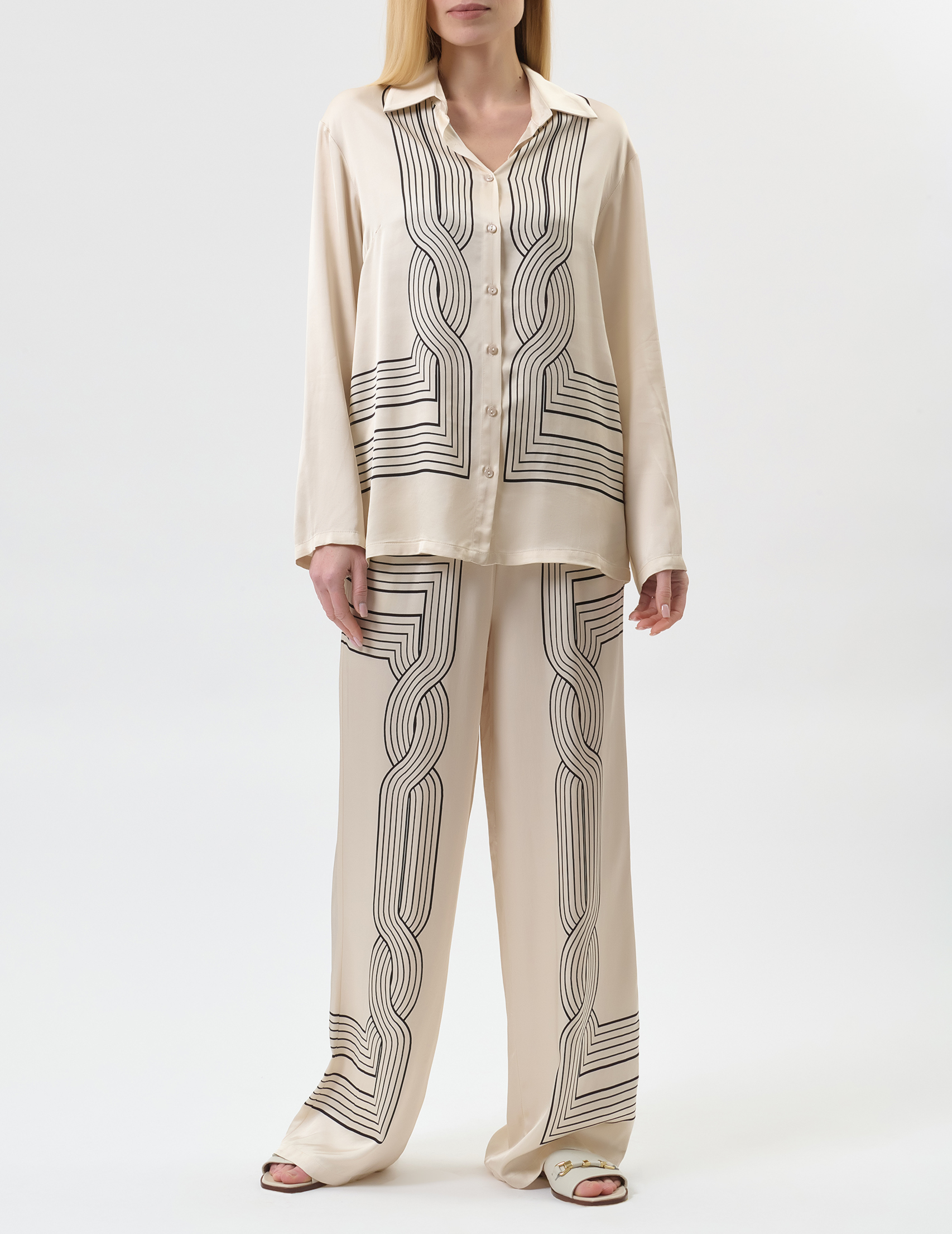 

Костюм, Бежевый;молочный