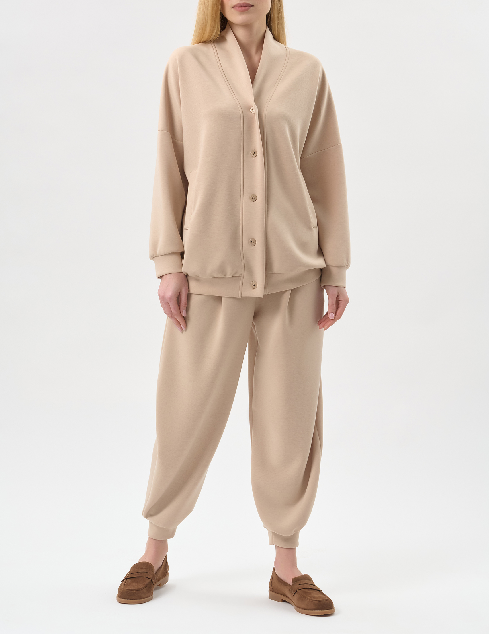 

Костюм, Бежевый