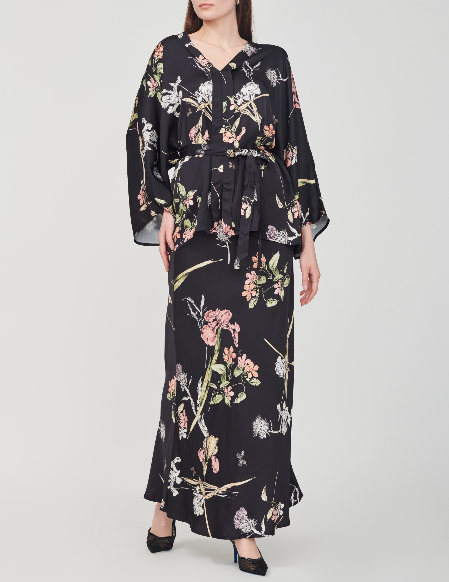 

Костюм, Черный;многоцветный