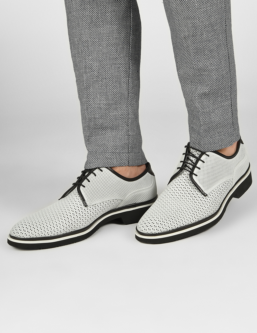 

Дерби, Белый