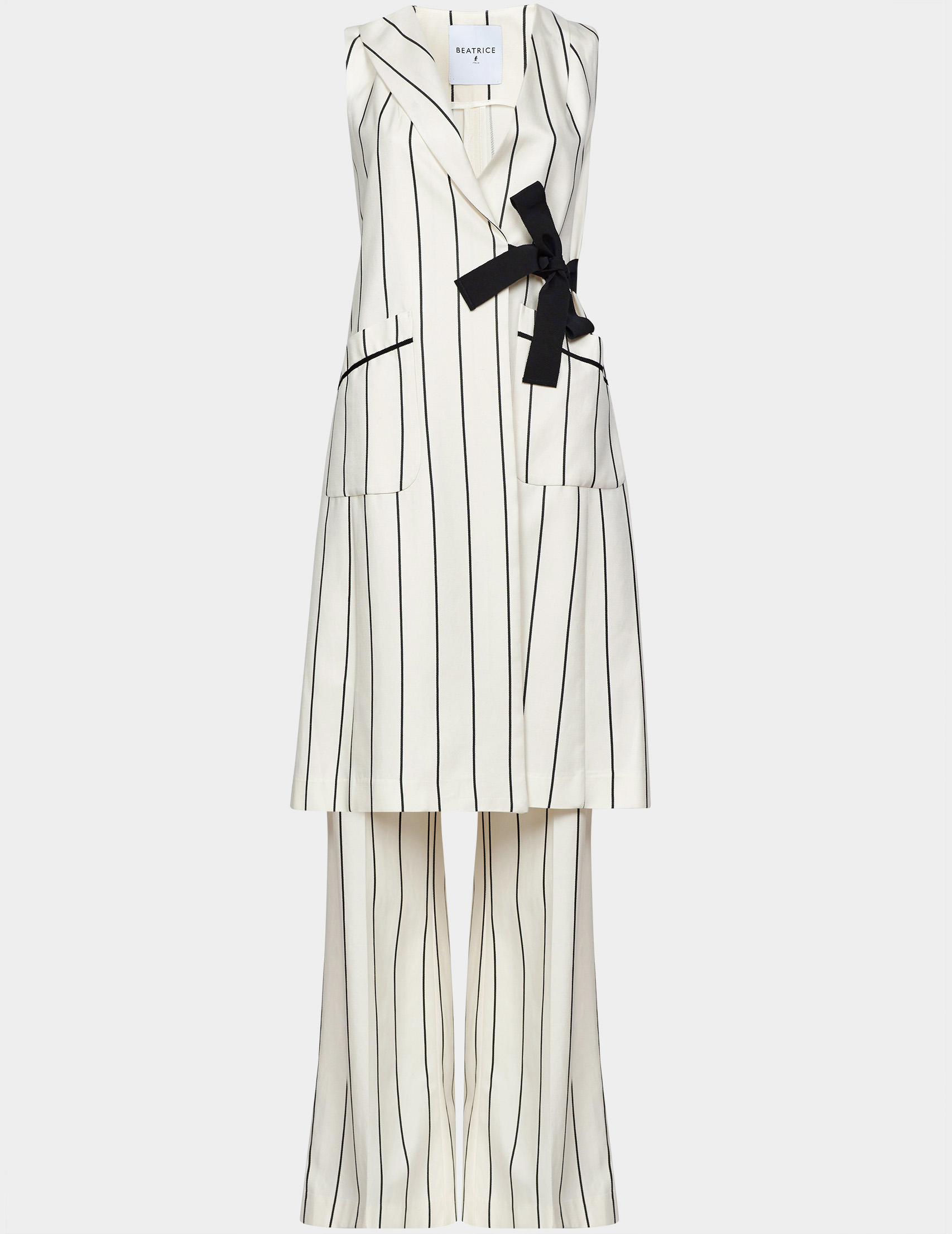 

Костюм, Белый