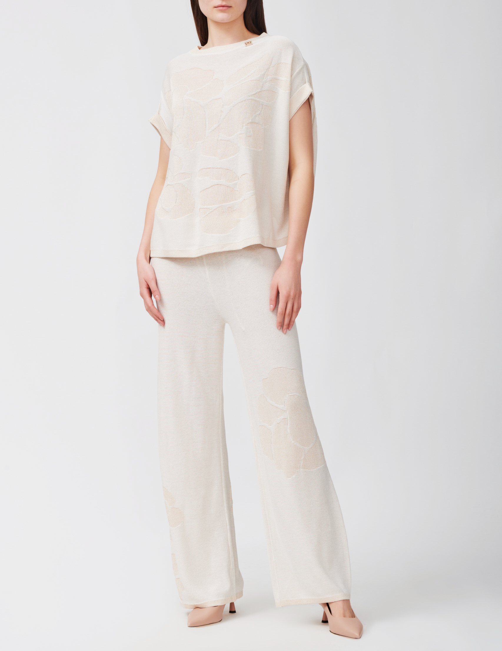 

Костюм, Бежевый