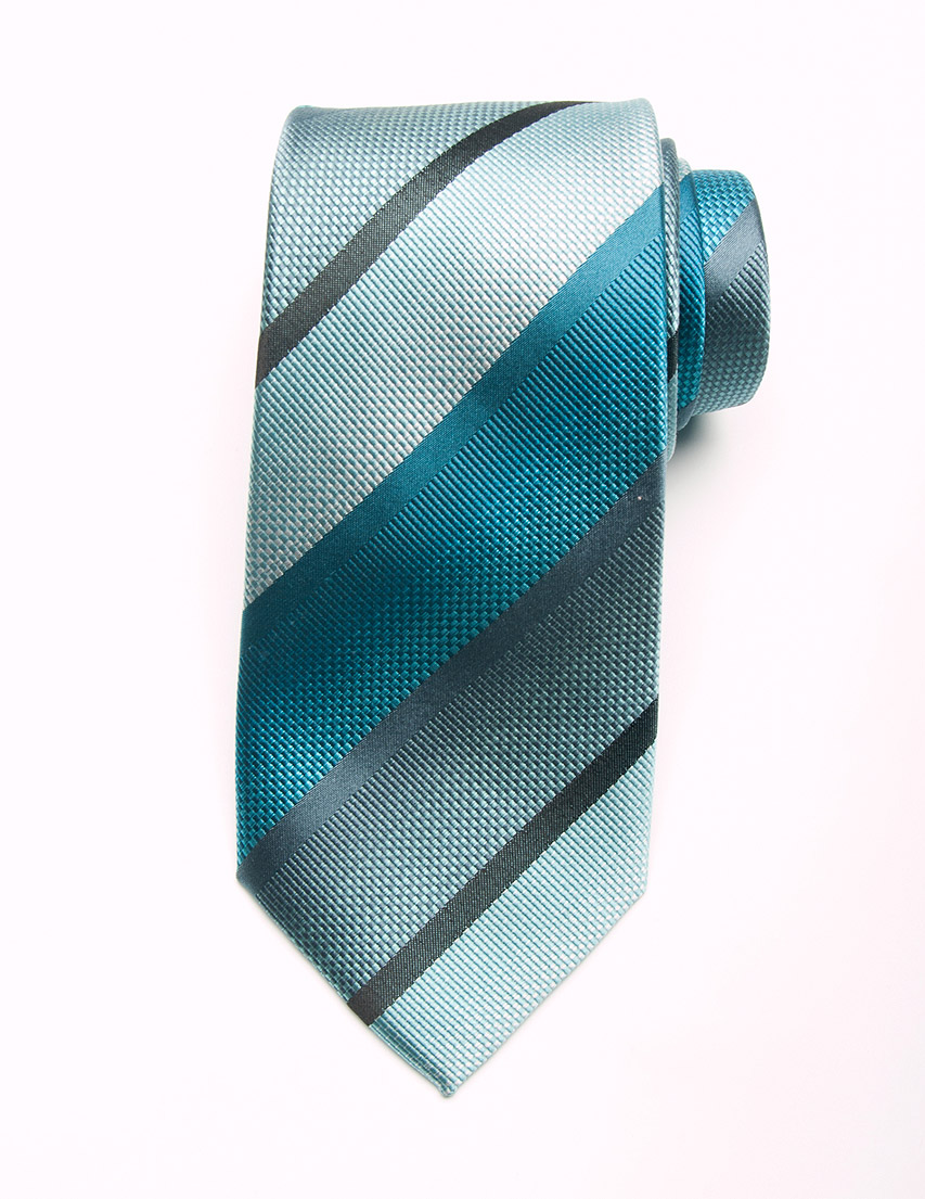 Рубашка и бирюзовый галстук