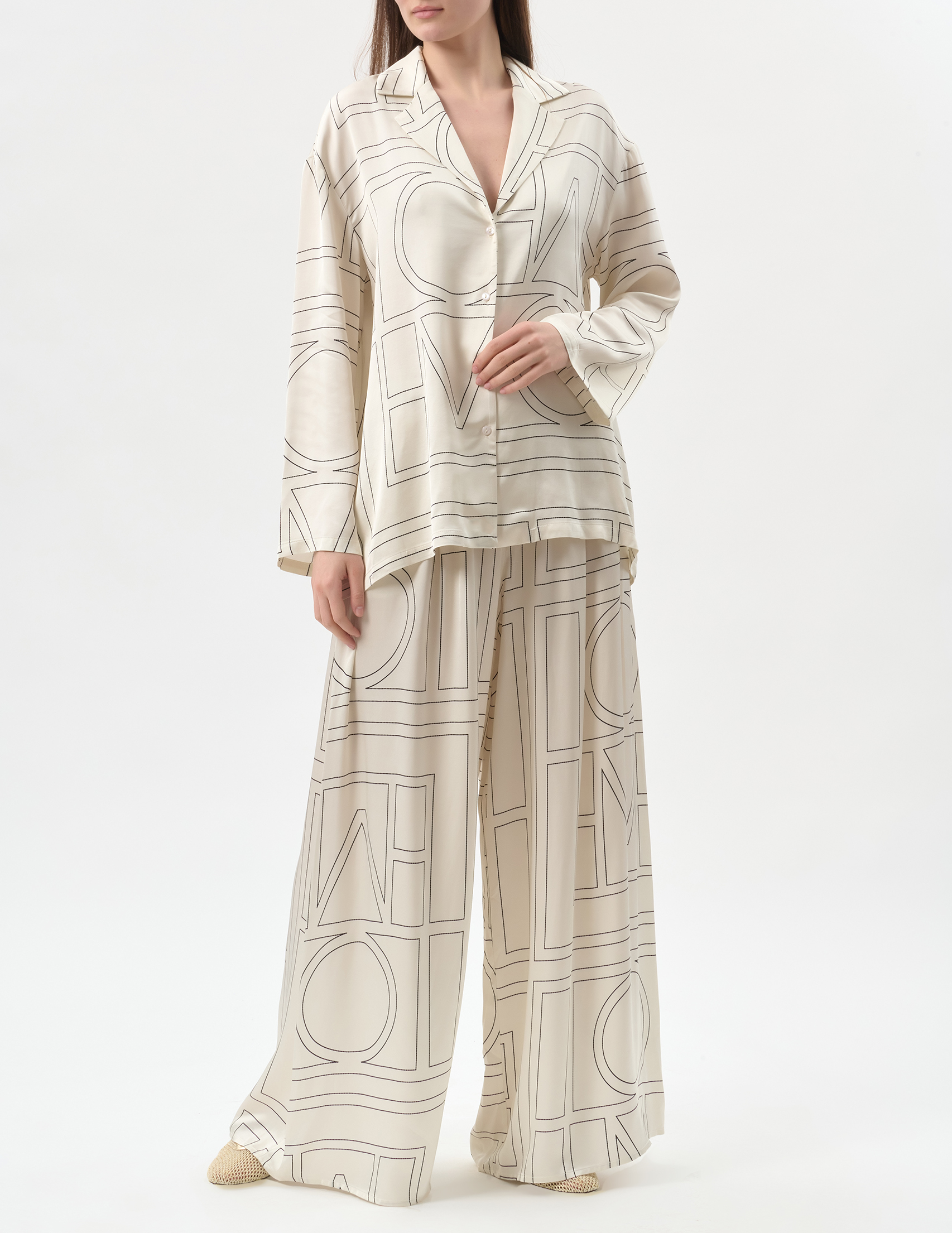 

Костюм, Белый