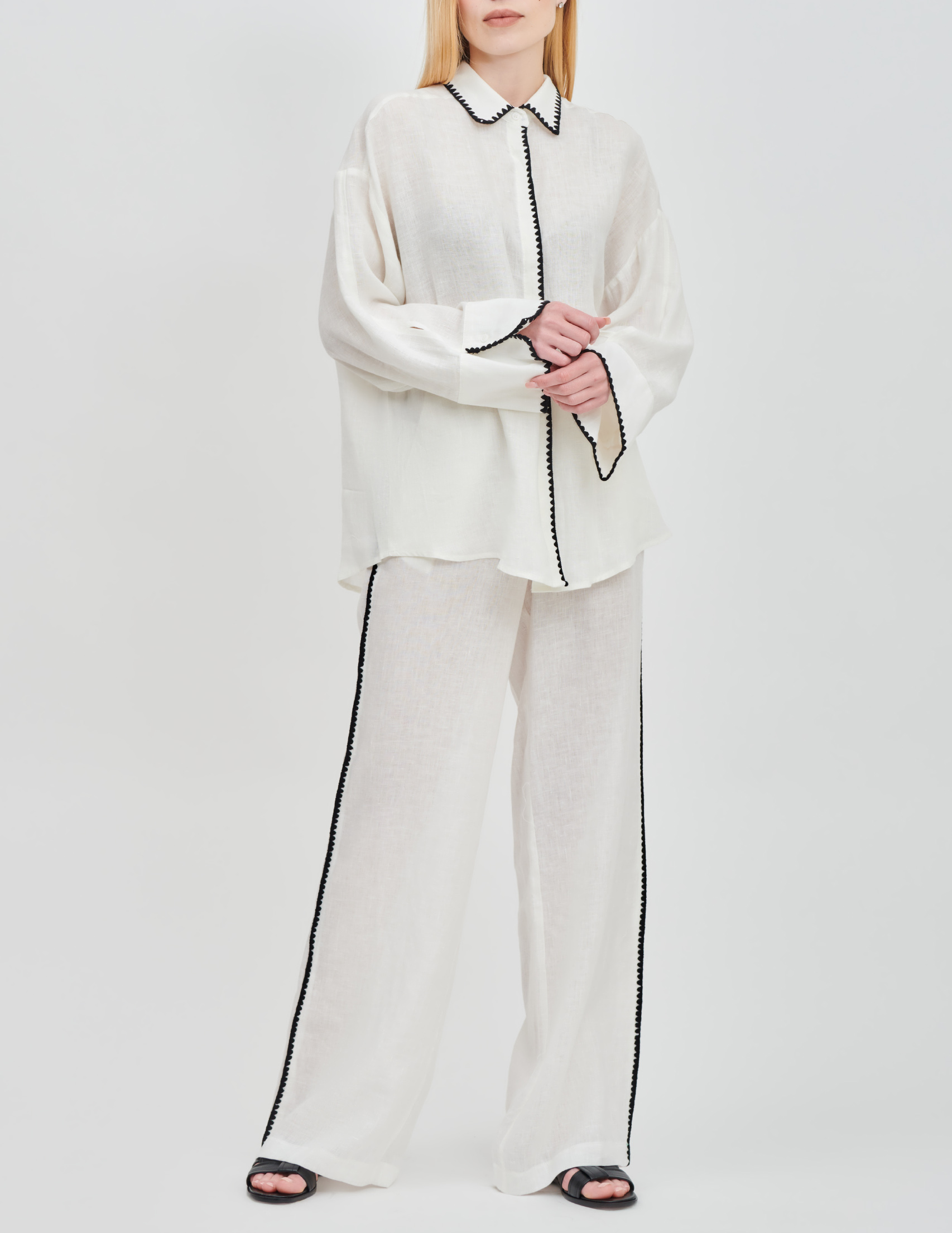 

Костюм, Белый