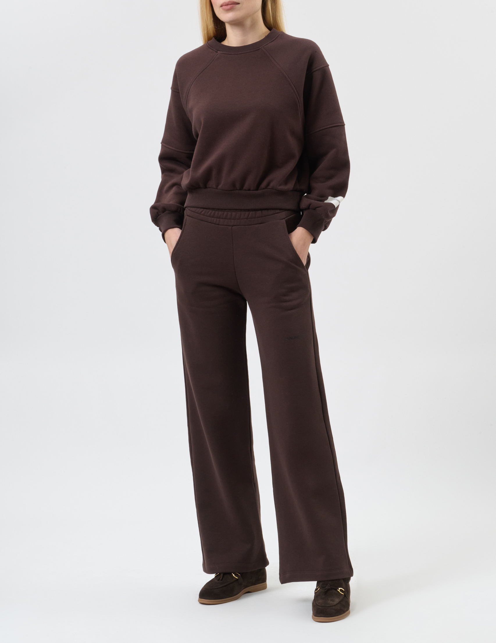 

Костюм, Коричневый