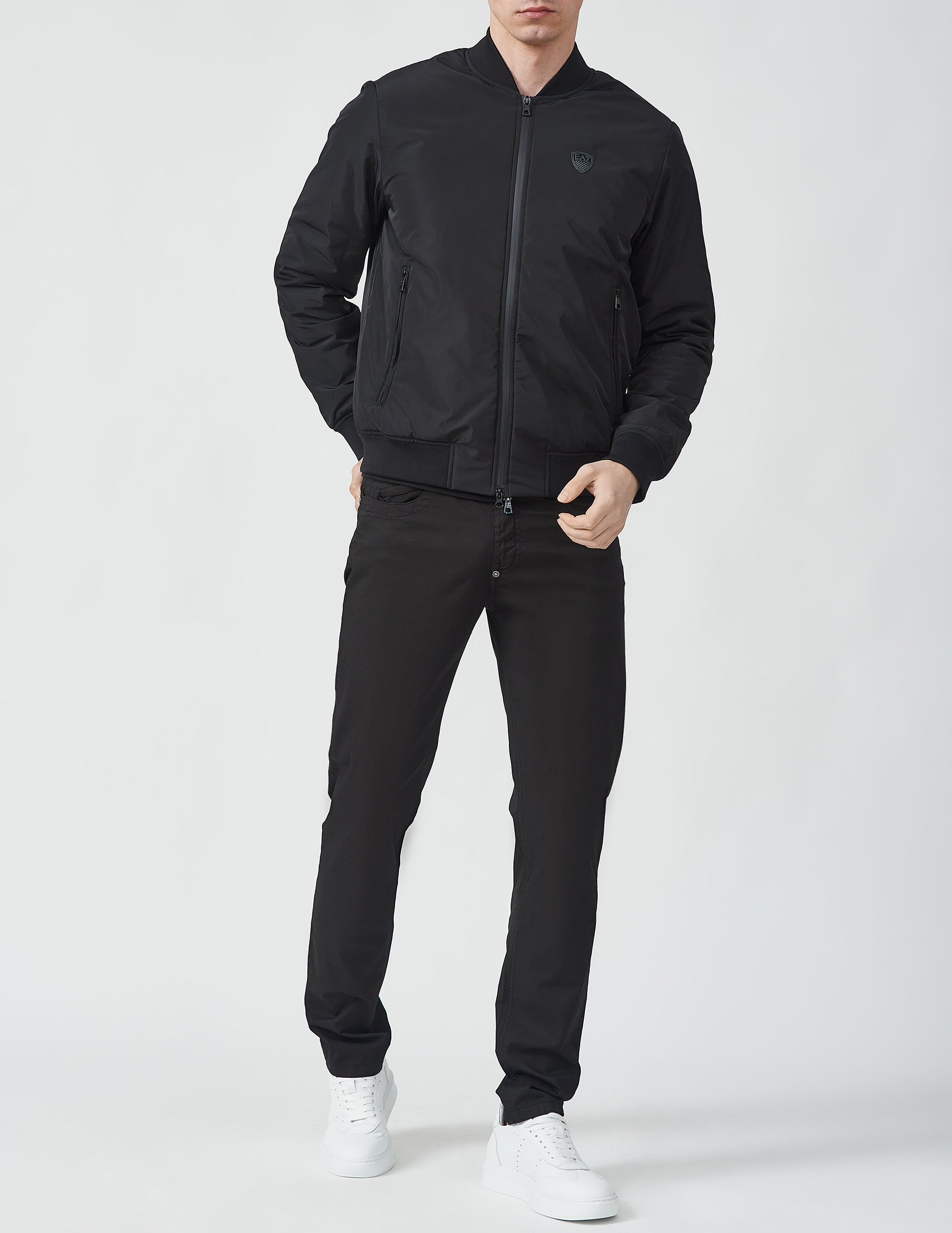 

Ветровка, Черный