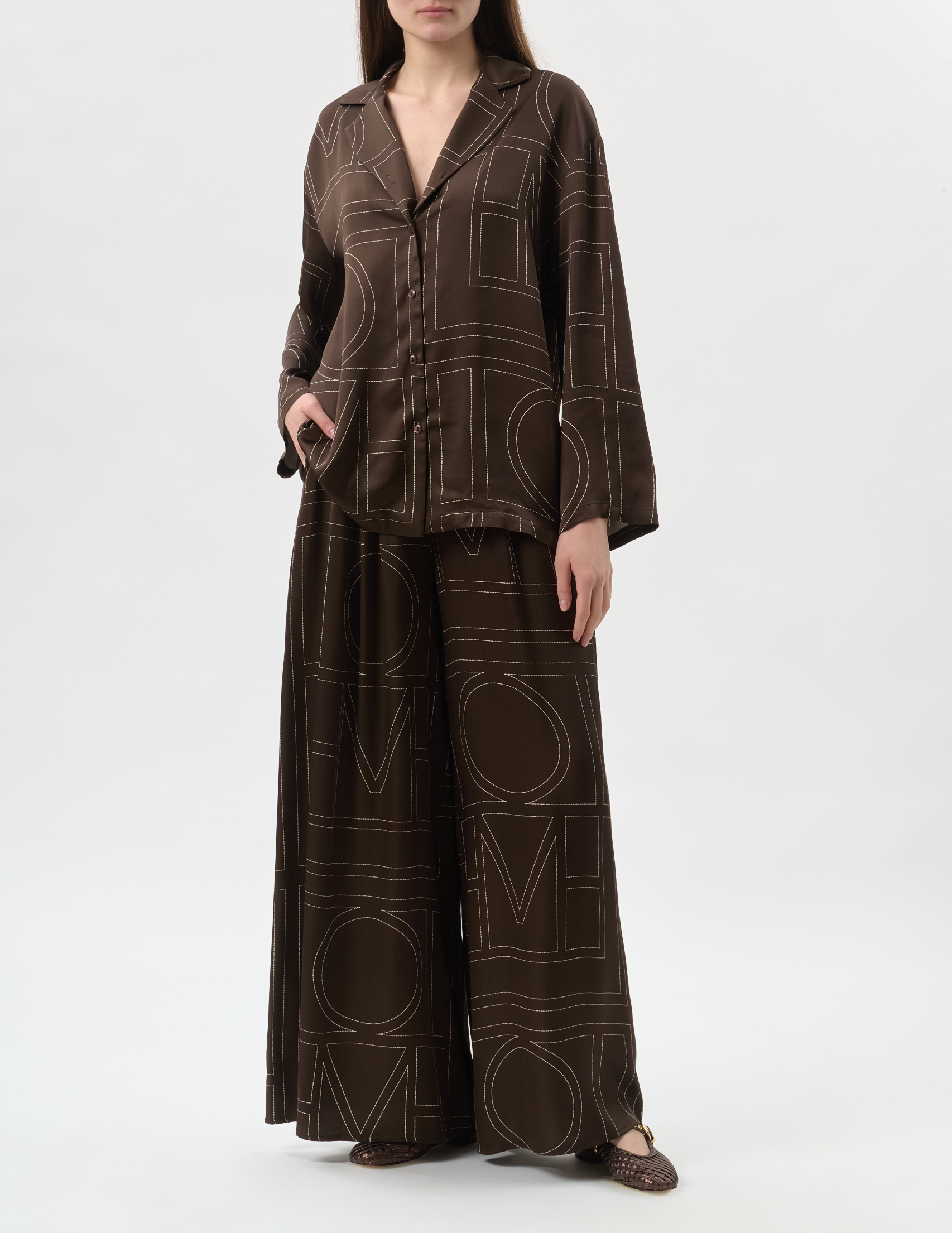 

Костюм, Коричневый