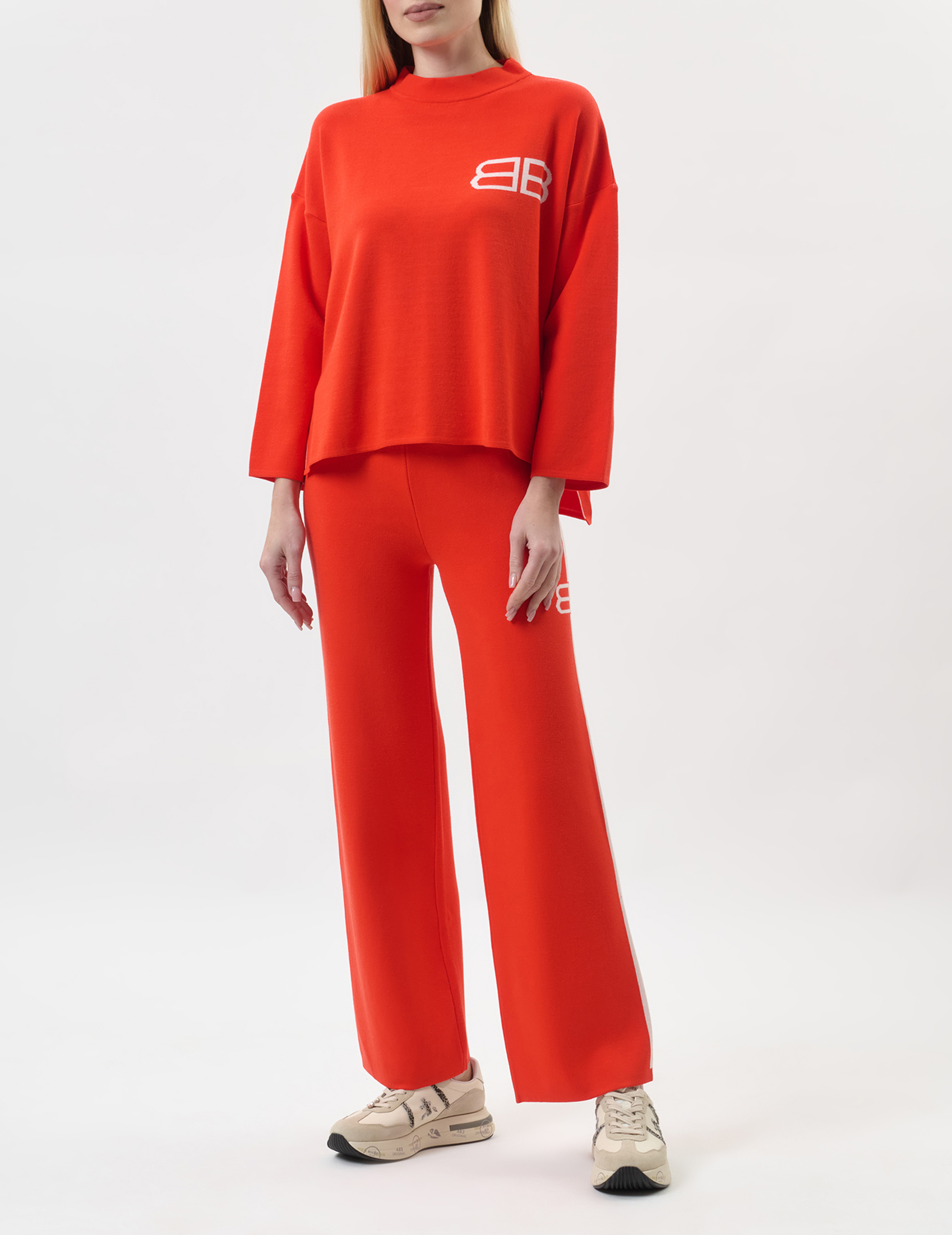 

Костюм, Красный